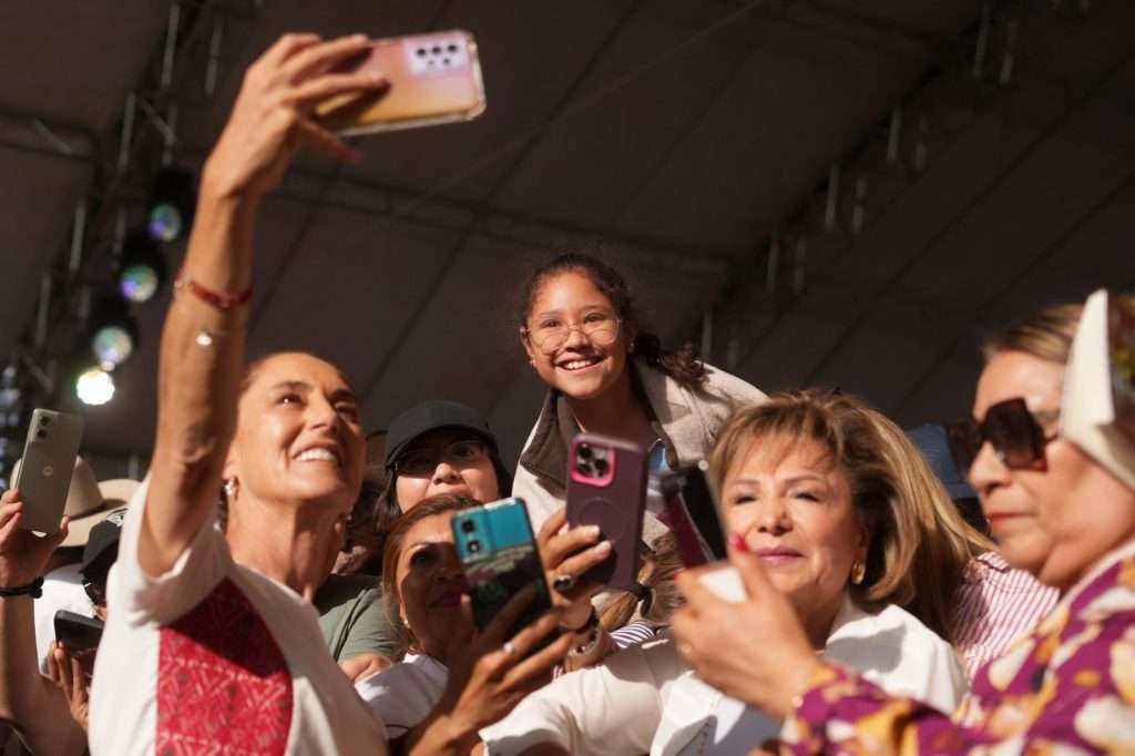 Claudia Sheinbaum da banderazo a inicio de obra del Hospital Regional de Especialidades de Saltillo