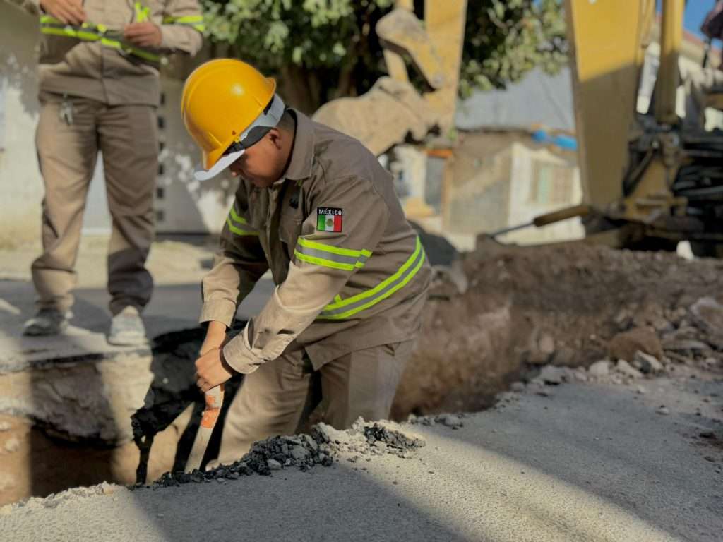 Continúa reposición de líneas sanitarias en 3 nuevos puntos