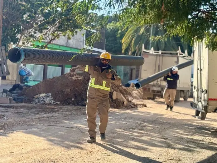 Continúa reposición de líneas sanitarias en 3 nuevos puntos