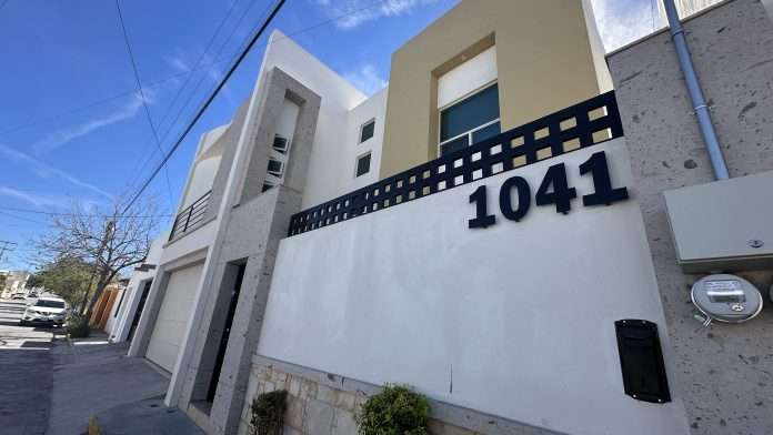 Casa de Airbnb en Monclova con sellos de clausura por autoridades