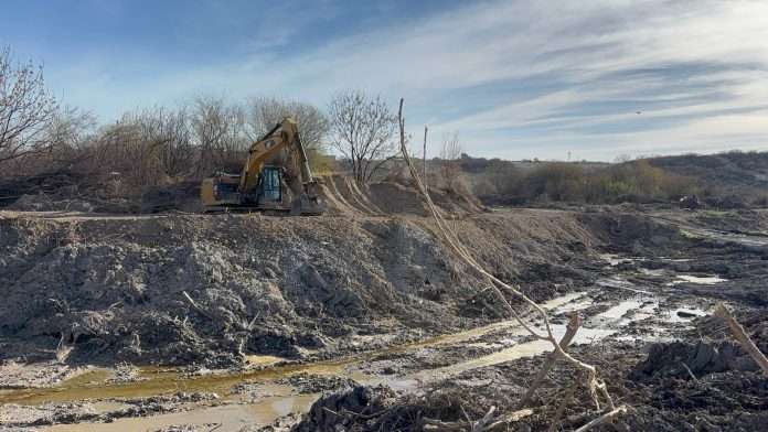 Avanza programa de limpieza en arroyos de distintos sectores