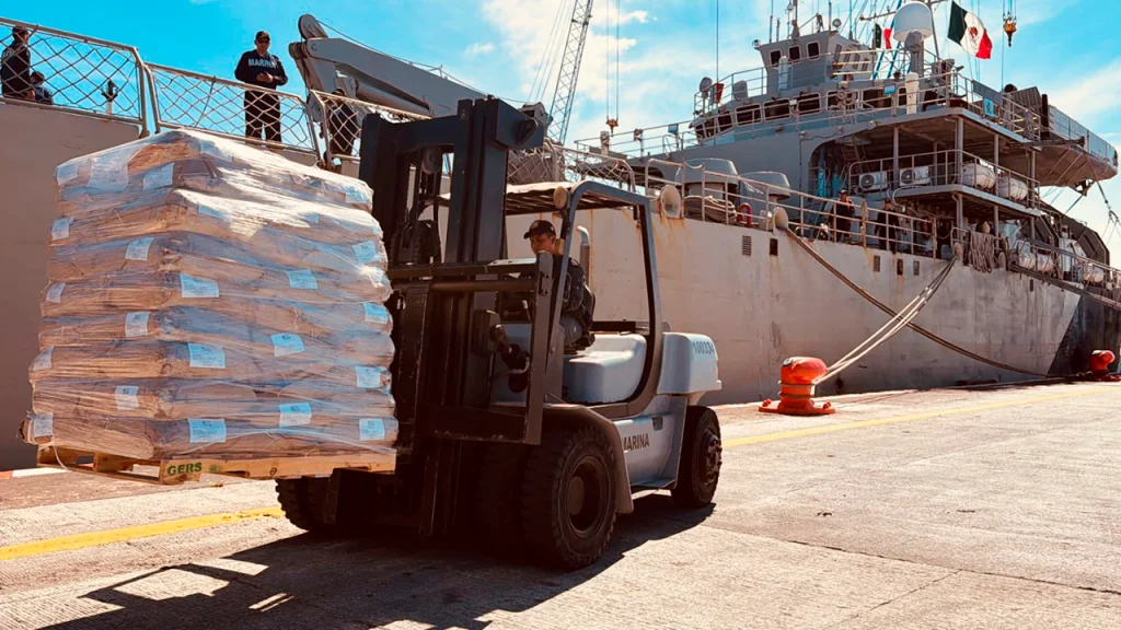 Gobierno de México envía ayuda humanitaria al pueblo de Cuba, a través de dos buques de la Armada de México
