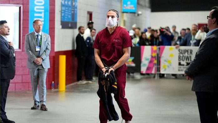 Mack Hollins, receptor de Patriots, llega al Super Bowl 2026 esposado