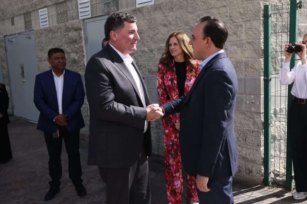Manolo Jiménez fortalece lazos con el Embajador y el Ministro de Comercio de Canadá