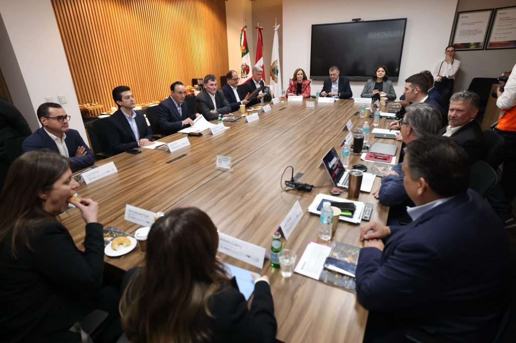 Manolo Jiménez fortalece lazos con el Embajador y el Ministro de Comercio de Canadá