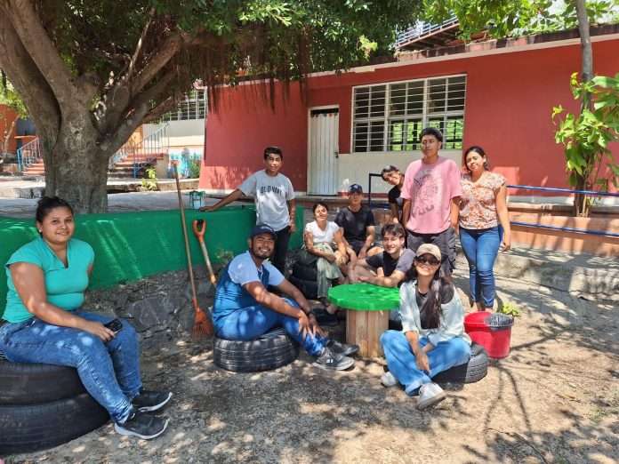 Más de 1.2 millones de jóvenes salieron a apropiarse de las calles y canchas en todo el país durante la Jornada Nacional de Tequios en Espacios Deportivos rumbo al Mundial Social 2026