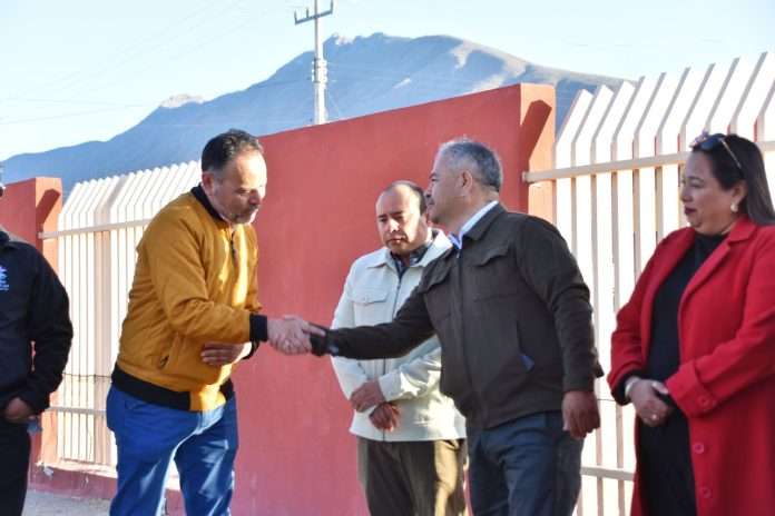 Fortalece Víctor Leija infraestructura educativa en Cuatro Ciénegas