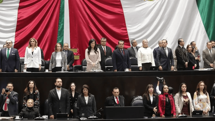 Minuto de silencio en el Congreso