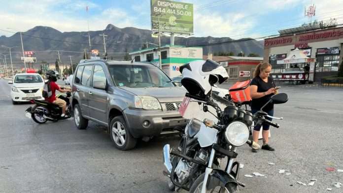 Motociclista sufre lesiones en la mandíbula