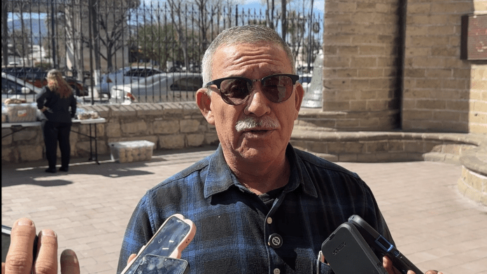 En el proceso de regularización de vehículos en la Región Centro de Coahuila 900 ciudadanos quedaron atrapados porque pagaron por adelantado pero se eliminó el proceso, explicó José Alanís.