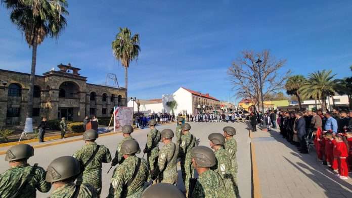 En representación de la Presidenta Municipal, Laura Jiménez Gutiérrez, acudió el Secretario del Ayuntamiento, José Manuel Flores Múzquiz