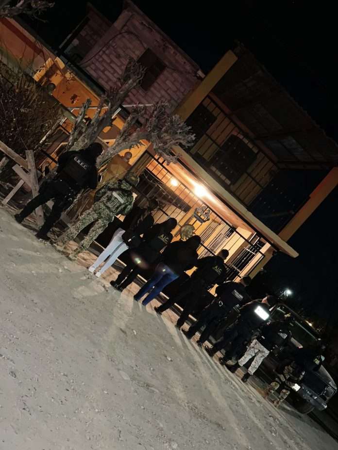 Detiene FGE a sujeto en cateo en Sabinas