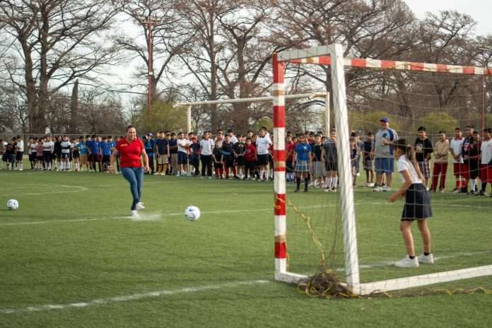 Como parte del programa se realizó la toma de protesta a los equipos participantes