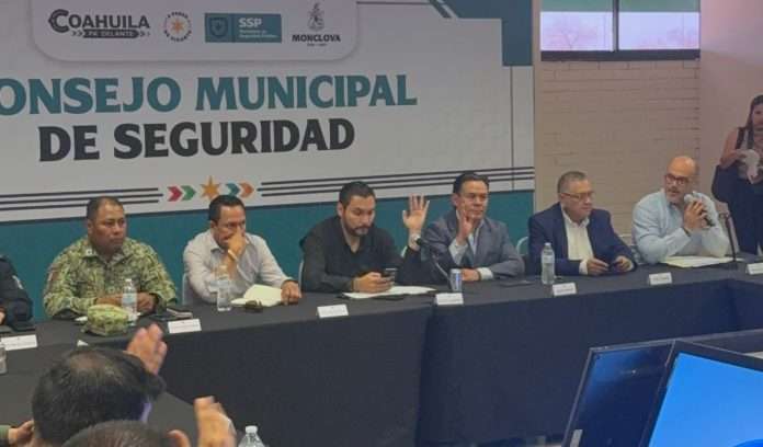 Encabeza Carlos Villarreal consejo de seguridad en Monclova y refuerzan estrategia