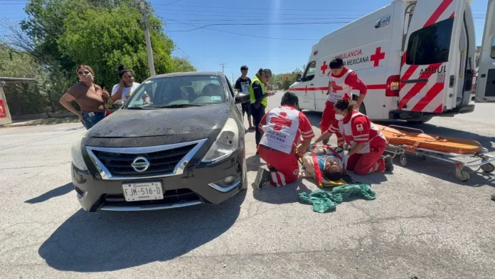 Impacta dama a motociclista