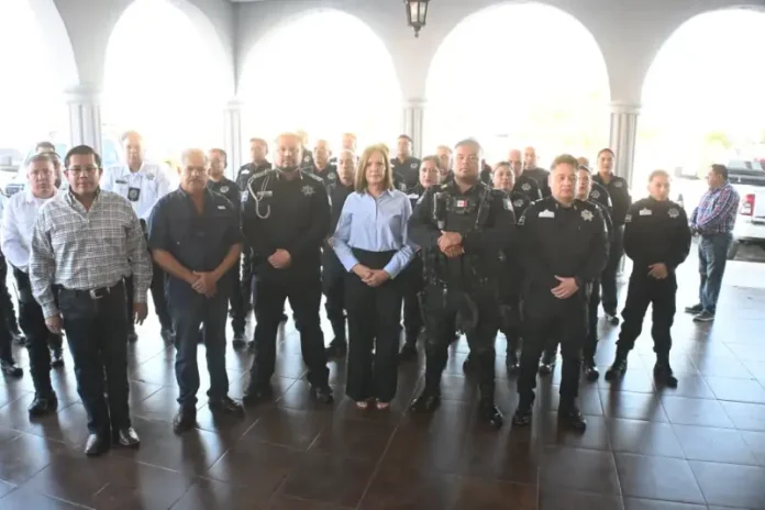 Alcaldesa Sari Pérez en pase de lista a elementos de Seguridad Pública Municipal en Frontera, Coahuila, 30 marzo 2026.