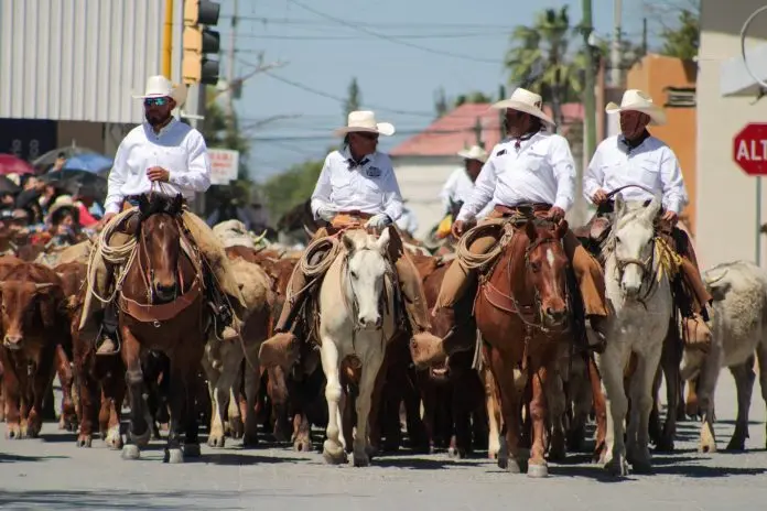 El evento estuvo encabezado por el gobernador de Coahuila, Manolo Jiménez Salinas; la alcaldesa Laura Jiménez Gutiérrez ; y el secretario de Desarrollo Rural, Jesús María Montemayor Garza