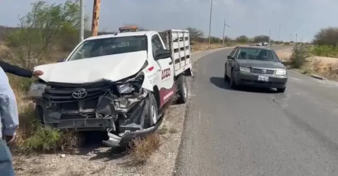 Choque por alcance deja daños en Agujita
