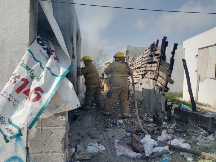 Arde vivienda abandonada en la colonia San Antonio