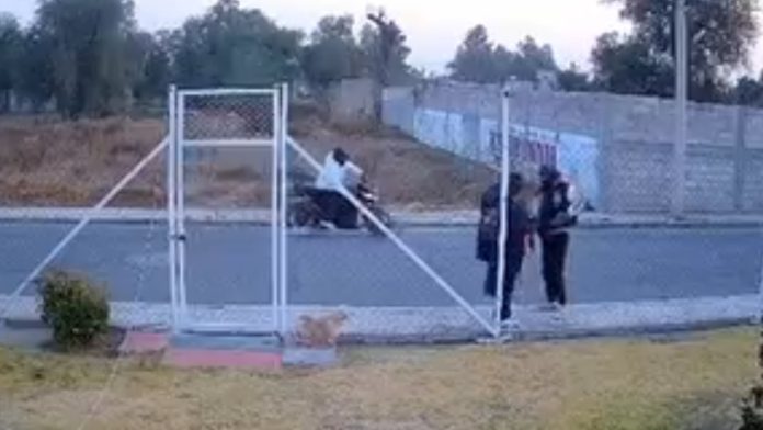 Asaltan en la vía pública a mujer