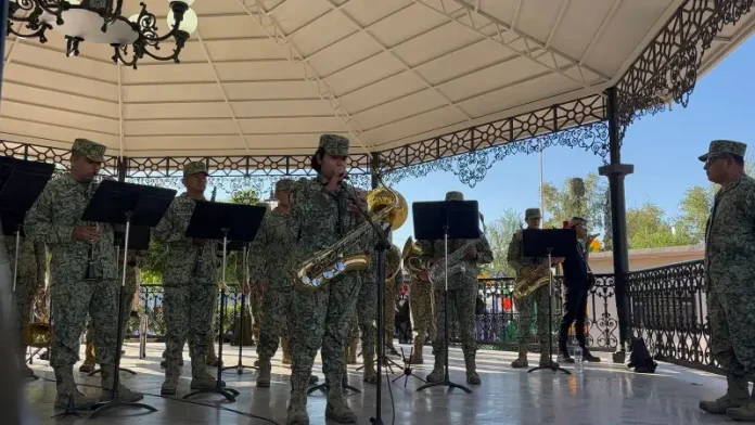 Ofrece Ejército Mexicano concierto en la plaza Benjamín Canales