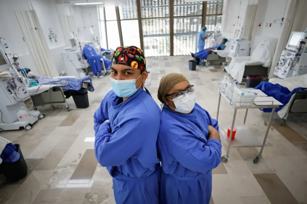 Brinda HRAE del ISSSTE en Acapulco atención especializada en salas de hemodiálisis y hemodinamia