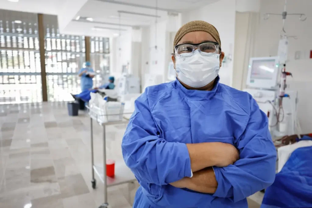 Brinda HRAE del ISSSTE en Acapulco atención especializada en salas de hemodiálisis y hemodinamia