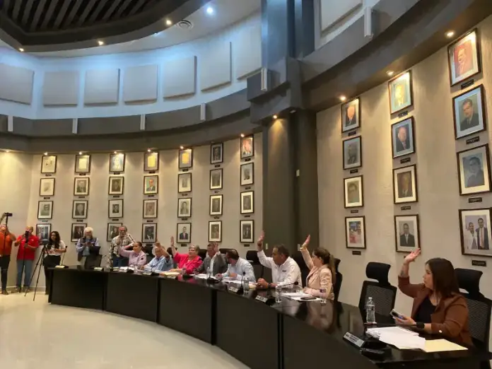 Aprueba Cabildo ampliación de apoyos a médicos y presupuesto en seguridad