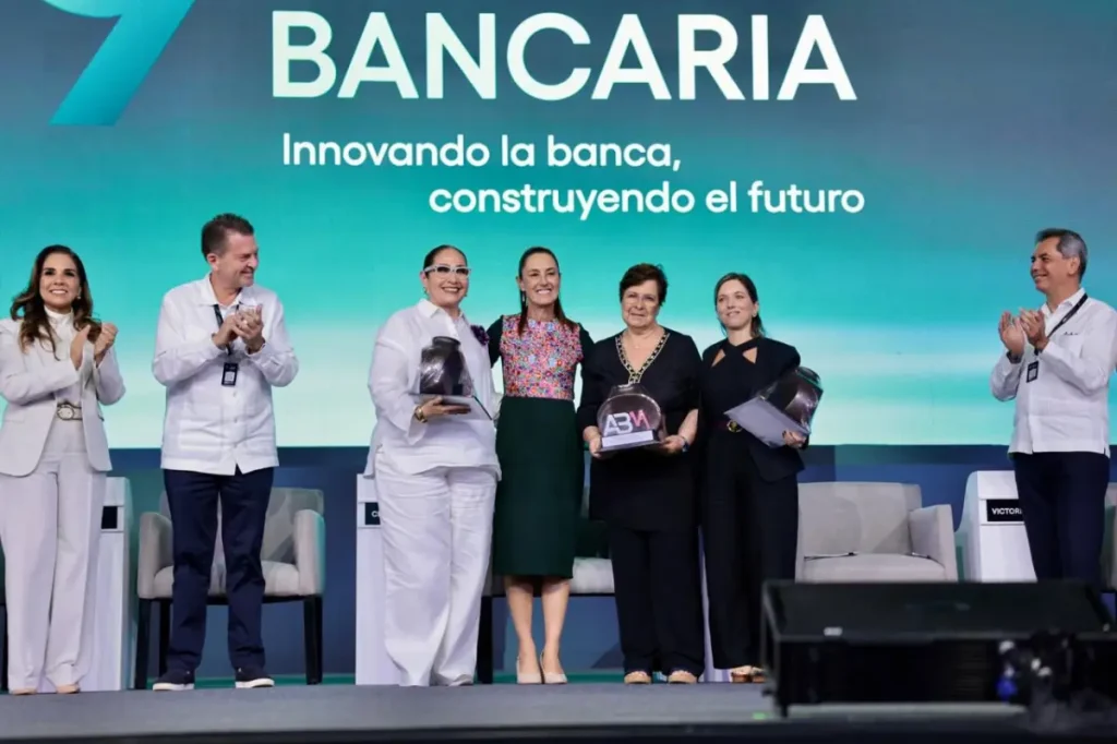 Celebra Claudia Sheinbaum compromiso de la banca de incrementar créditos al sector privado en inauguración de la 89 convención bancaria de la ABM