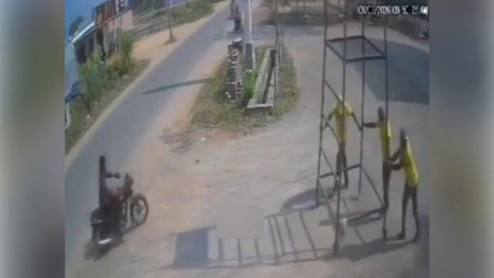 Dos trabajadores pierden la vida