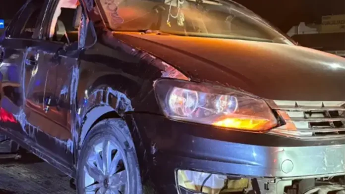 Fuerte accidente Conductor vuelca en periférico