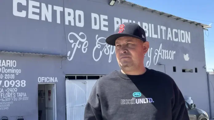 Valentín Bustos Cabrera, explicó que ya se aplicaron exámenes de diagnóstico para conocer el nivel académico de cada interno. Señaló que esta evaluación representa el primer paso para estructurar un plan educativo acorde a las necesidades individuales.