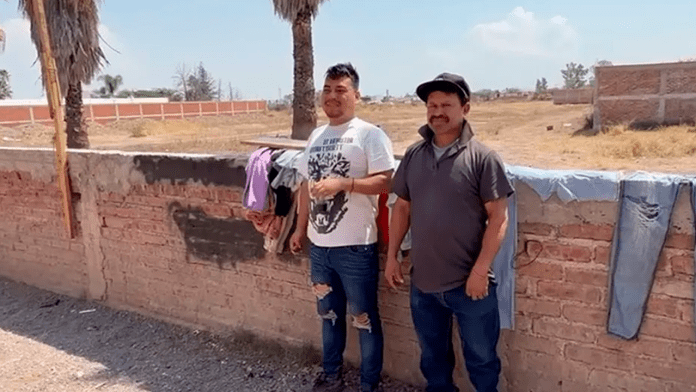 Guadalupe Razo y su hijo
