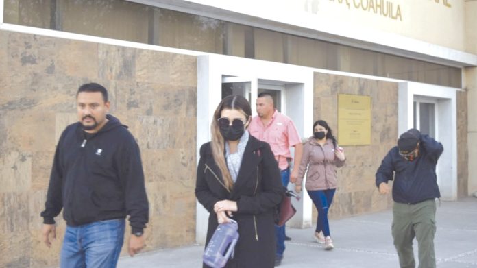 Rubí Carrizales en audiencia judicial en Monclova