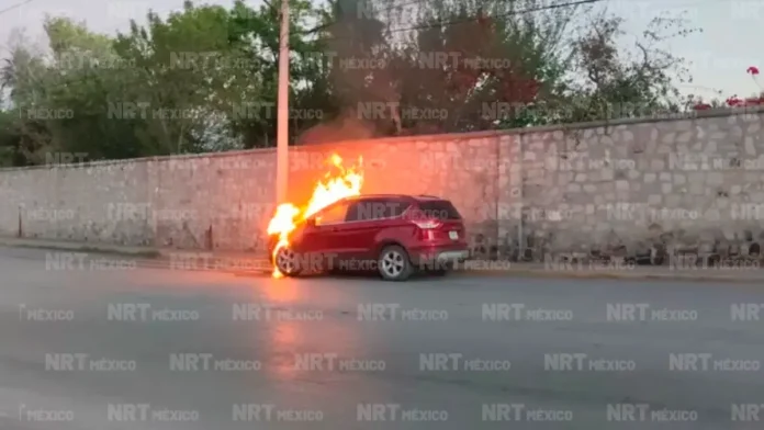 Incendio camioneta en Monclova