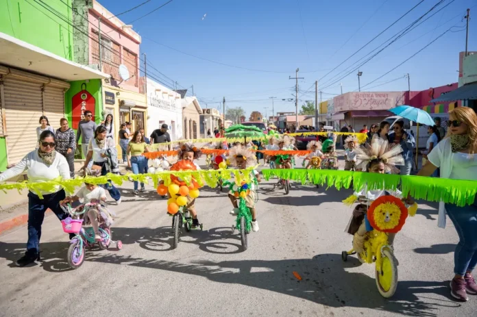 Celebran colorido Desfile de Primavera en Castaños con 17 escuelas