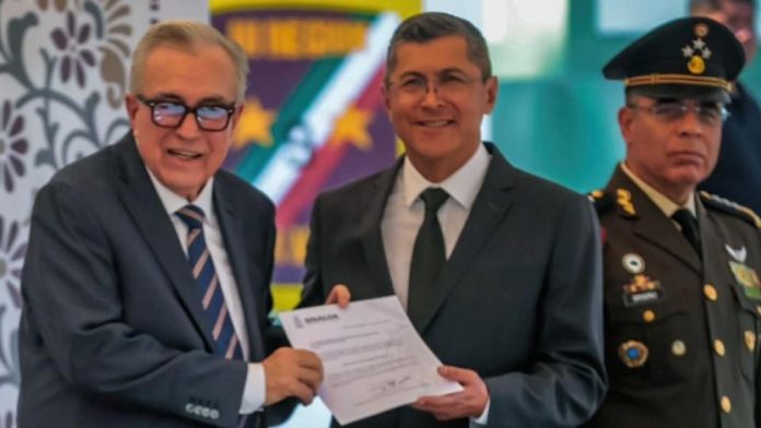 Óscar Rentería Schazarino