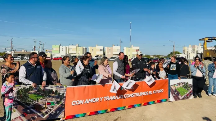 Dan banderazo de inicio a la construcción de cancha de pasto sintético en Colinas del Valle