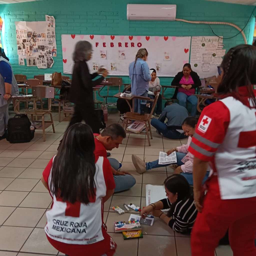 Cruz Roja delegación Múzquiz capacita a docentes en control cervical, inmovilización y RCP