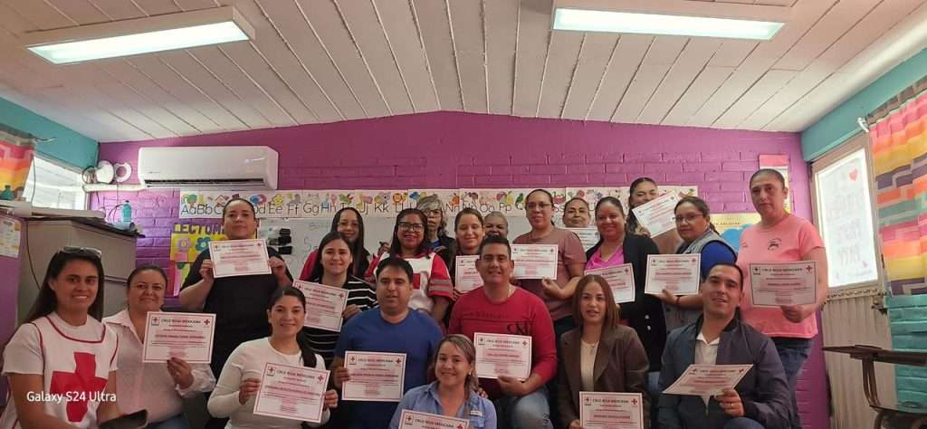 Cruz Roja delegación Múzquiz capacita a docentes en control cervical, inmovilización y RCP