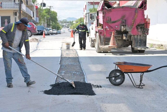 Intensifican bacheo en Monclova: Atienden hasta 100 reportes diarios