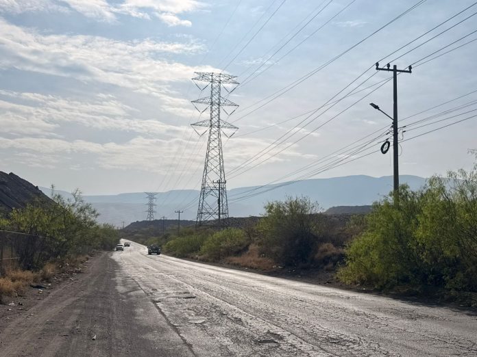 Rehabilitan el 80% del alumbrado en Puerta 4 de Monclova