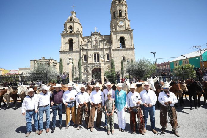 El gobernador destacó que en la entidad se impulsa una agenda permanente de actividades turísticas y culturales, donde cada municipio