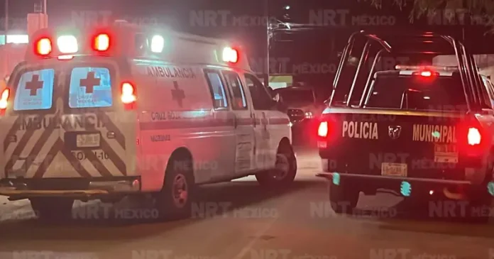 Motociclista de 23 años pierde la vida en accidente en Múzquiz; autoridades investigan el choque ocurrido en la colonia Casa Azul.