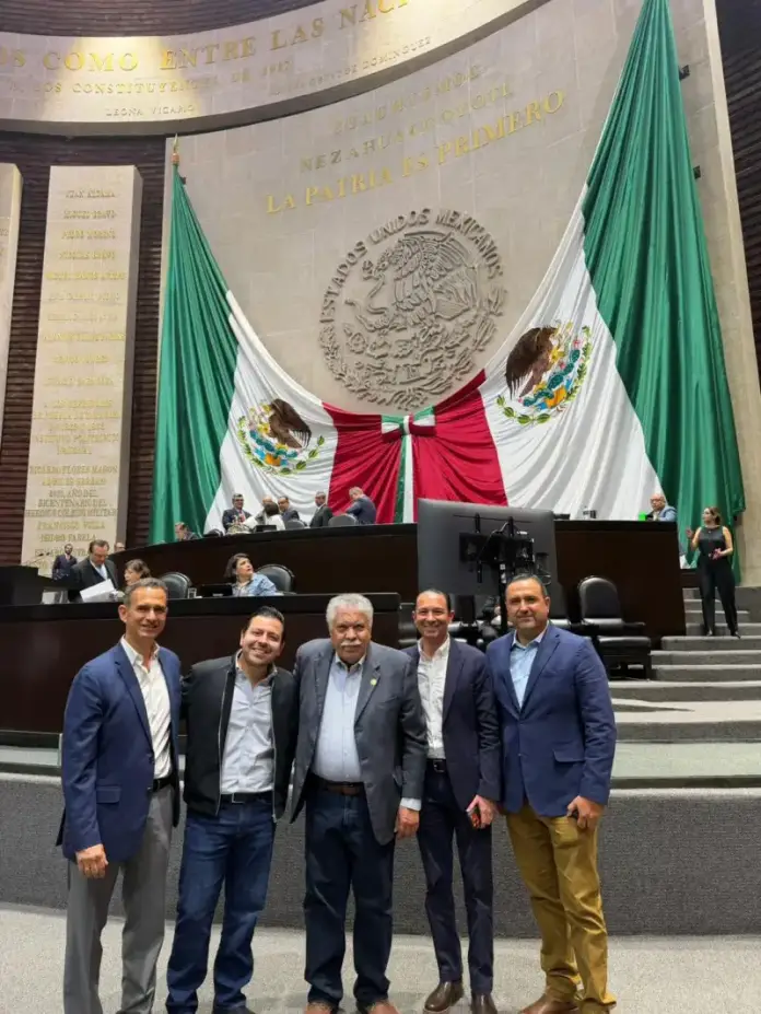 Gestiona Emilio De Hoyos proyectos ante legisladores en el Congreso de la Unión