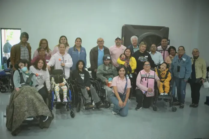 Beneficia DIF a niños con PCI con dispositivos especializados
