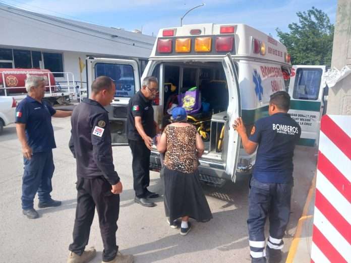 Localizan bomberos sana y salva a adulta mayor reportada como desaparecida