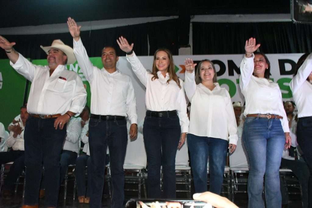 Respaldan priistas de la región Centro Desierto a sus candidatos a diputados locales en masiva toma de protesta