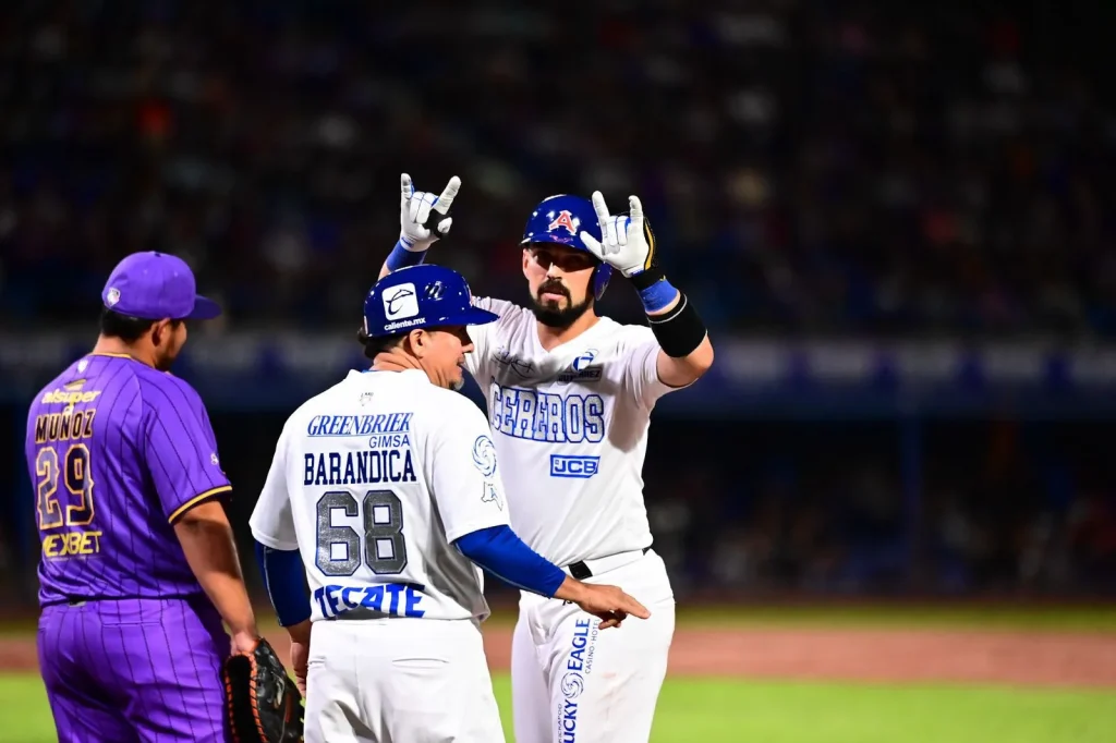 Dorados arruina la fiesta de la Furia Azul