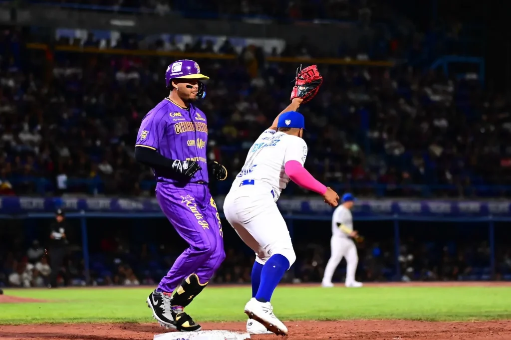 Dorados arruina la fiesta de la Furia Azul